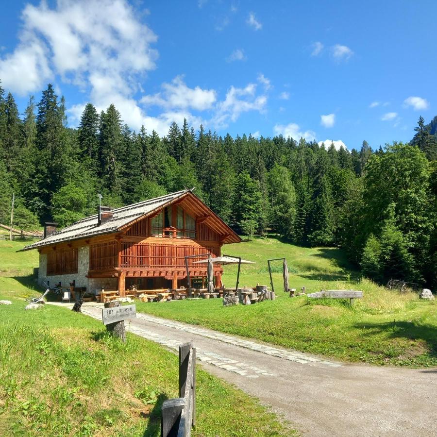 마돈나 디 캄필리오 Pra De La Casa B&B 외부 사진
